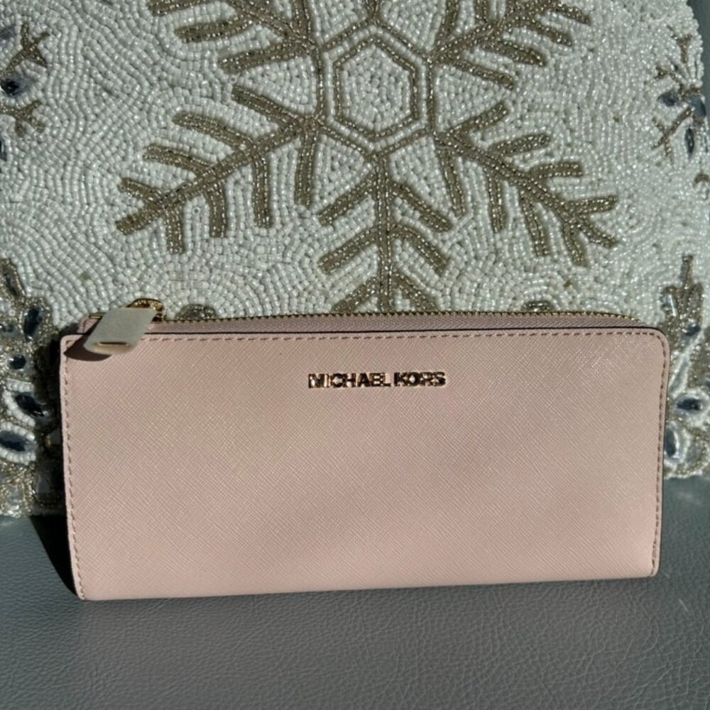 BNWT Michael Kors jet set zip wallet